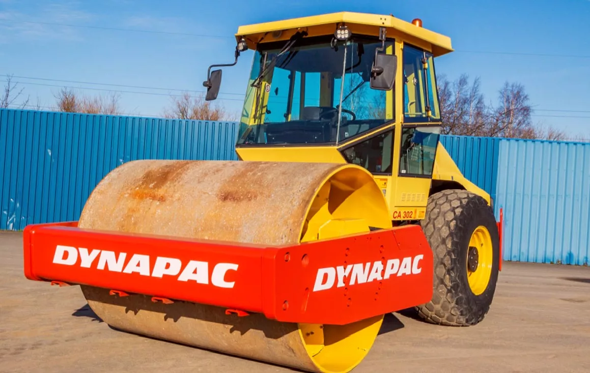 Каток грунтовый Dynapac CA302